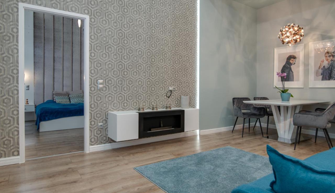 Helios Downtown Martha Apartamento Budapeste Exterior foto